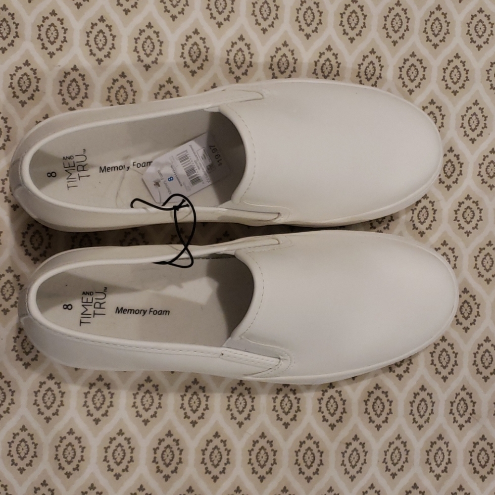 Slip on platform sneakers